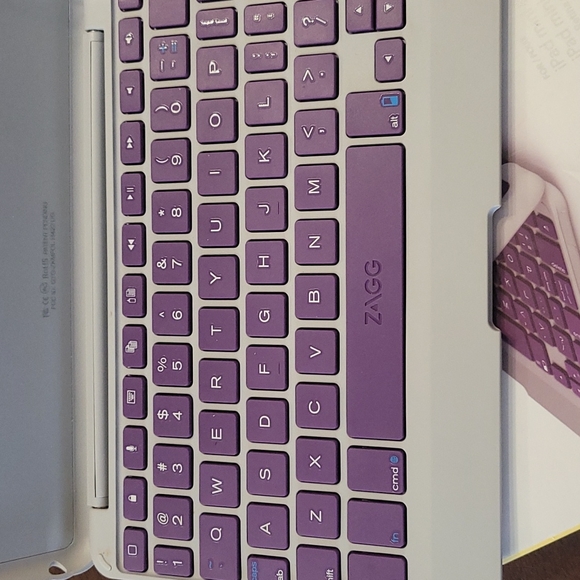 ZAGG Folio Case - Picture 2 of 9